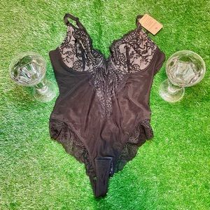 Women Popilush Lingerie brand new with tag waiting for that special lady.